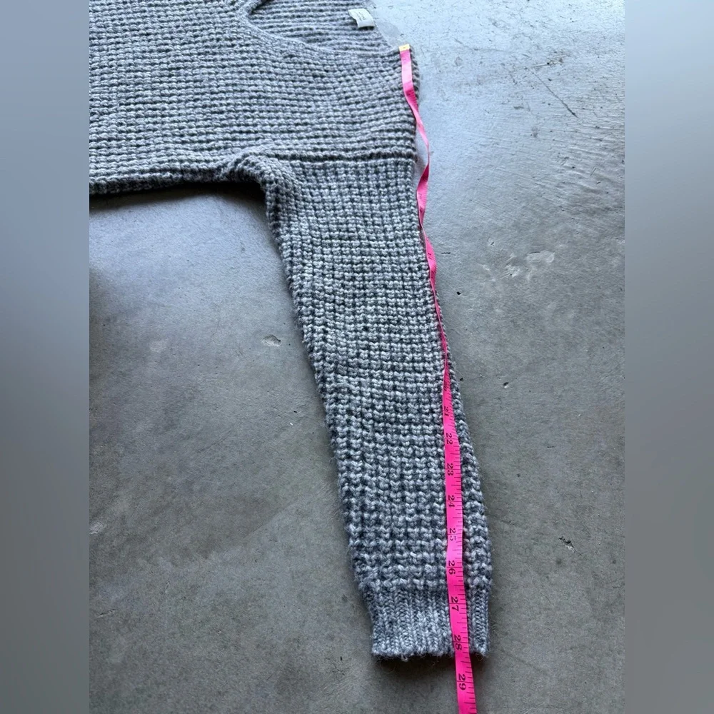 Wilfred Aritzia Charcoal V-Neck Sweater Cotton and Alpaca Blend Size Small - Picture 9 of 9